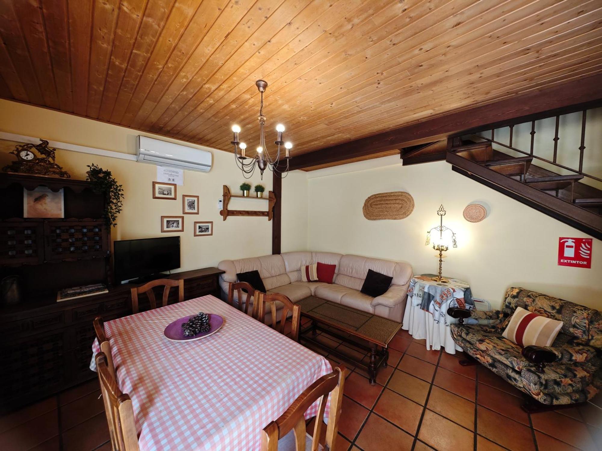Casa Rural Tiomoreno By Naturadrada La Adrada Exterior foto